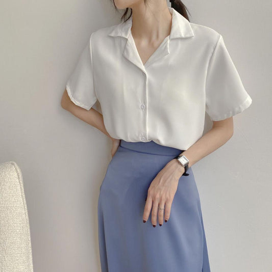 Blouse blanche col V en chiffon